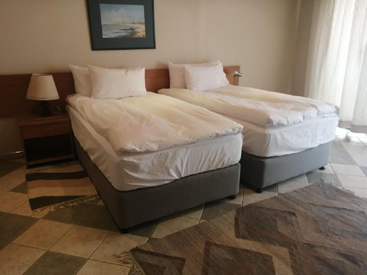 Hotel Pension Palmquell Klein Windhoek ภายนอก รูปภาพ